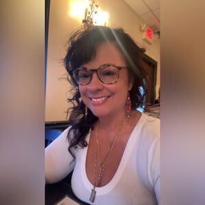 Meet your Posher, Casey